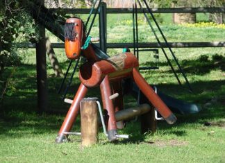 Zabawki z drewna drewniany konik