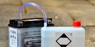 Jak długo wytrzymuje akumulator w przyczepie kempingowej?