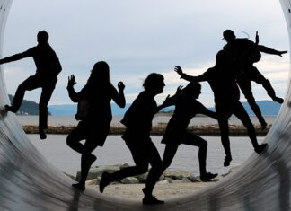 Jak sprawdzić gdzie idzie rurą z wodą w ziemi?