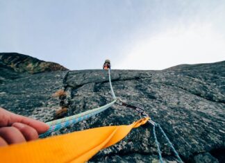 Kto może prowadzić łódź motorowa? Kto może prowadzić łódź motorowa?