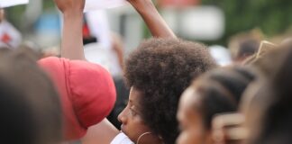 Co to znaczy GB na rejestracji?