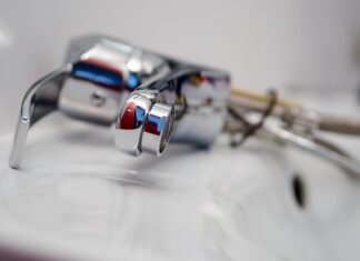 Co najpierw hydraulika czy elektryka?