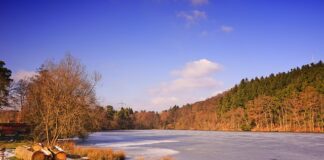 Jak głęboko zamarza woda?