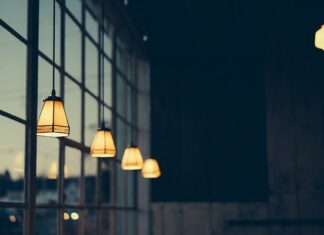 Jak odparować szyby w aucie bez klimy?