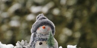 Jak ozdobić białą ścianę?