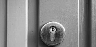 Ile kołków do styropianu?