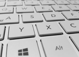 Jak ułożyć obrzeże plastikowe?