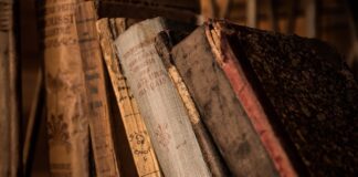 Z czego zrobić półkę przy wannie?